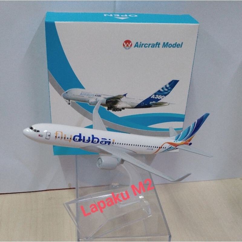 Diecast Pesawat Fly Dubai Airlines Boeing 737-800