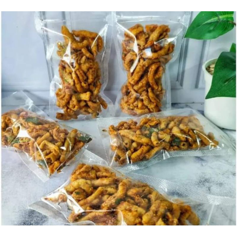 

usus crispy pedas daun jeruk