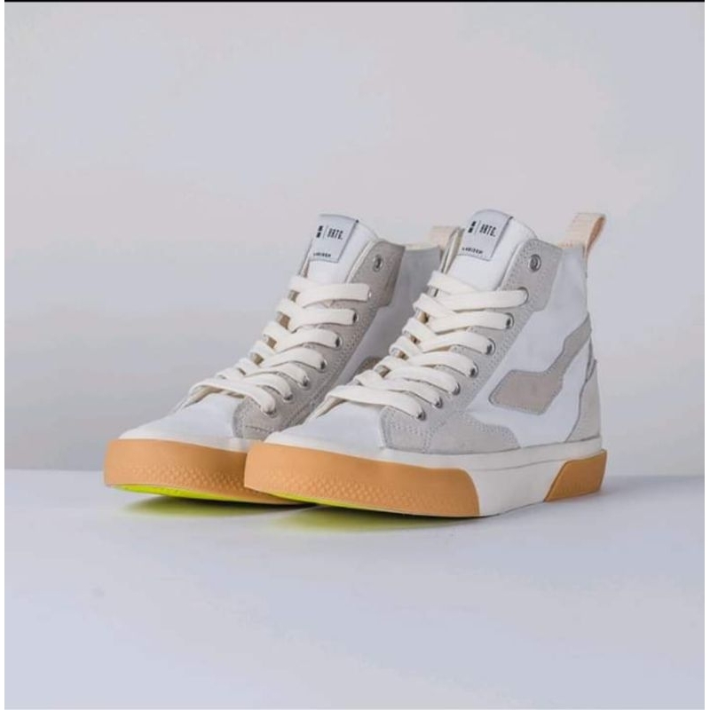 Sepatu Heiden Heritage Vendage VS Hi White Raven Sneakers Vulcanized