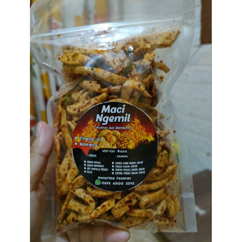 

Ngemil_maci basreng pedas dan original daun jeruk.