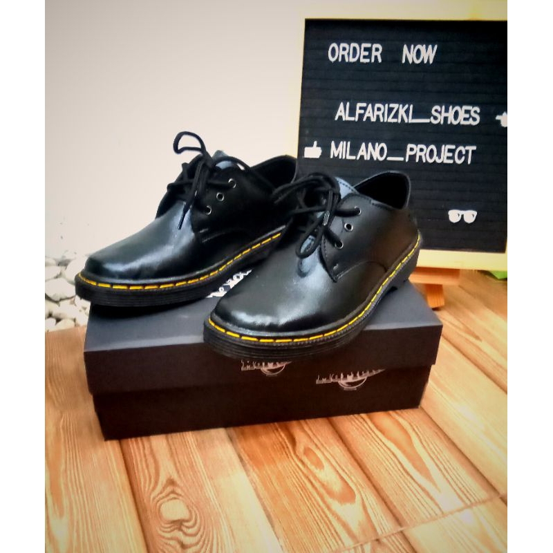 sepatu casual dokmart 3 hole full black sepatu docmart pendek sepatu kerja sepatu formal