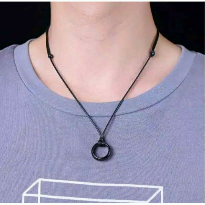 KALUNG TALI HITAM LIONTIN CINCIN PRIA WANITA