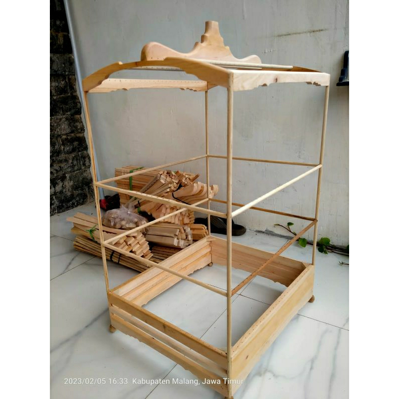 sangkar burung Diamond ambrukan