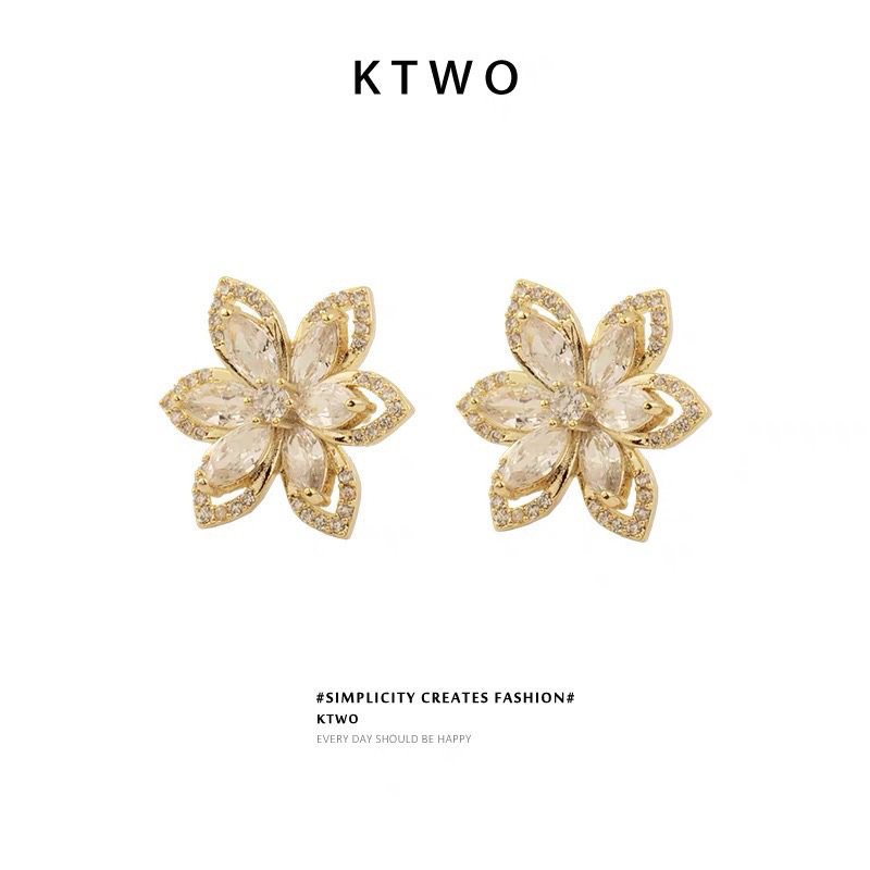 Larissa flower earrings / anting