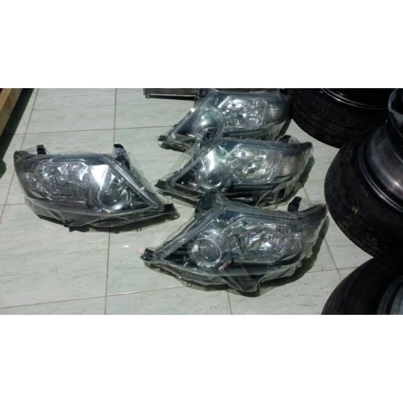 Headlamp lampu depan Toyota grand Fortuner 2014