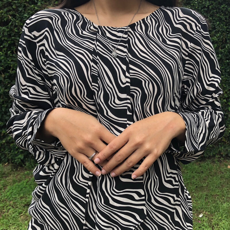 Dasi Zebra - Blouse Lengan Panjang - Atasan Wanita