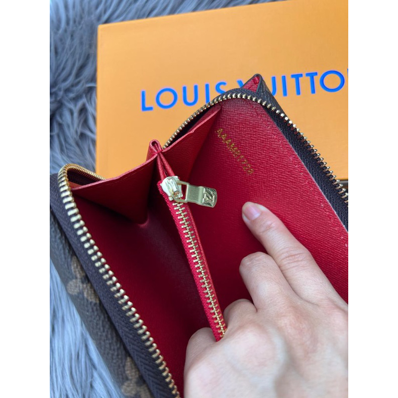 Dompet Lipat Panjang LV Kancing Freebox dan Free Tali Pendek Bahan Waterproof Kekinian