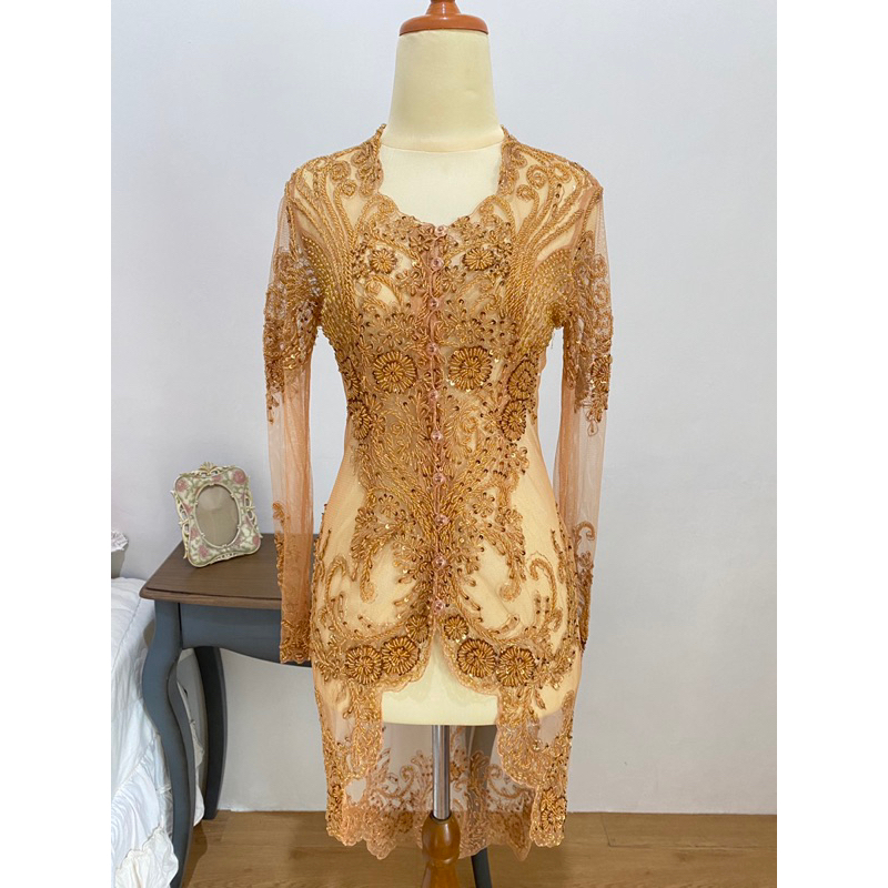 Preloved Kebaya Payet Panjang / kebaya tunangan