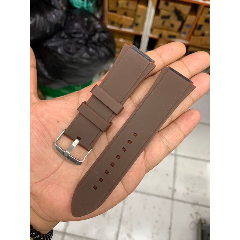 Strap Tali jam tangan Guess rubber Coklat 22mm