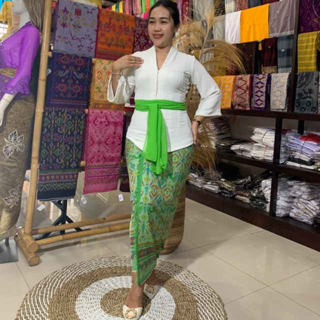 Kamen endek tenunan klungkung