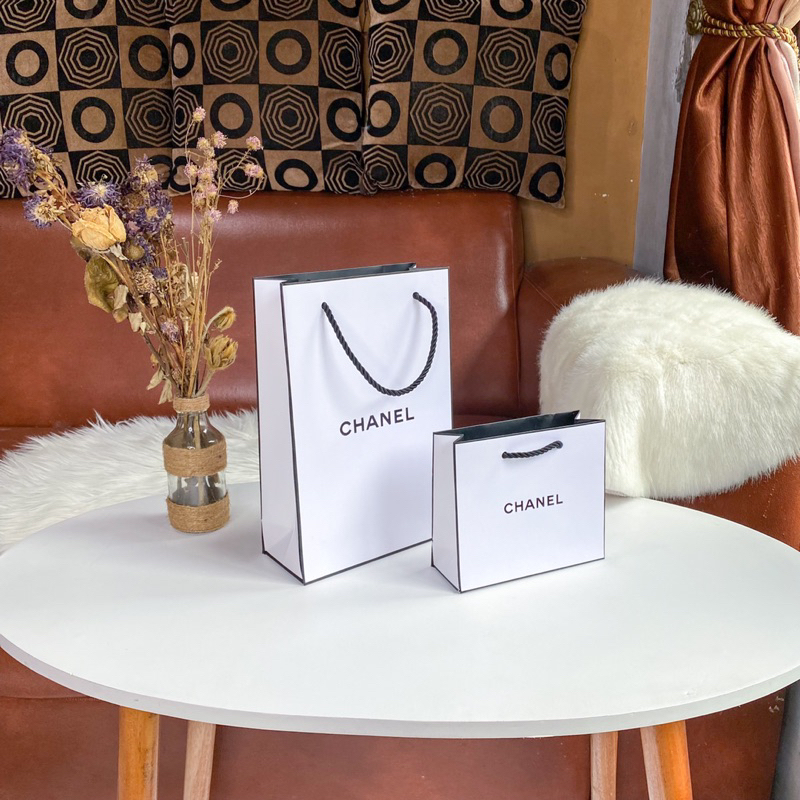 

Paper Bag Chanel Original Store Pembungkus Make Up