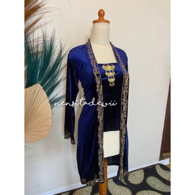 Kebaya Bordir Panjang, Model Kutubaru - Warna Navy