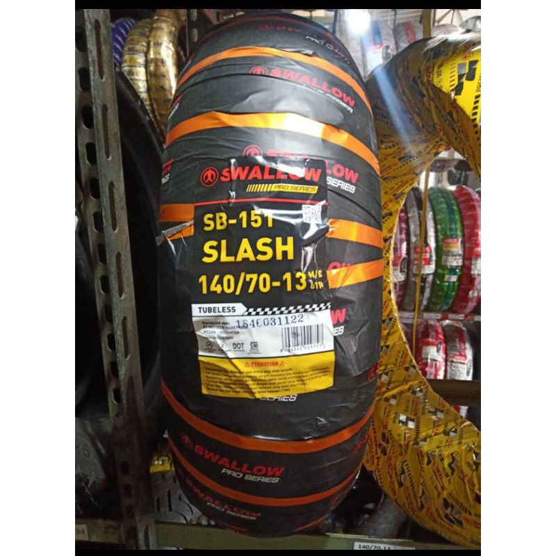 140 70 13 SB 151 SLASH TL BAN LUAR MOTOR TUBELESS RING 13 SWALLOW