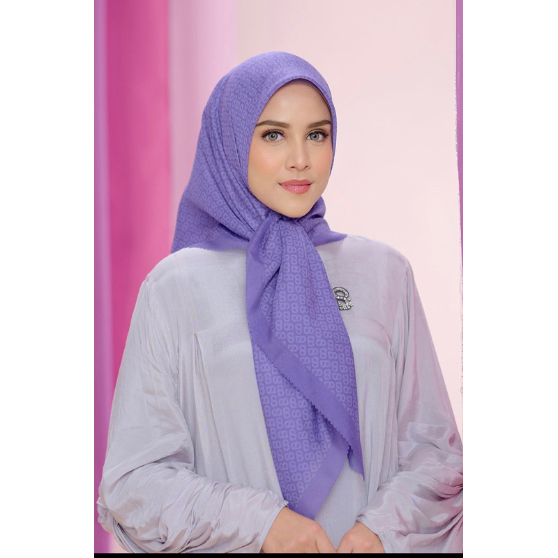 Tapis Square Buttonscarves