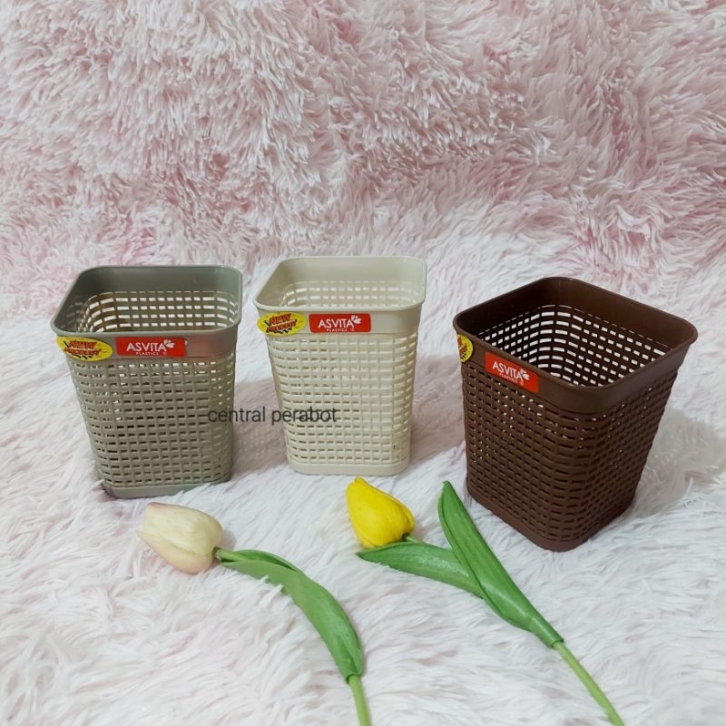 

Tempat sendok segi rotan/tempat pensil segi rotan/tempat alat-alat perkakas komestik