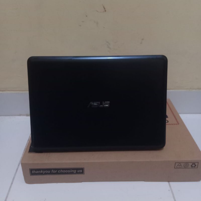 Laptop Asus E402WA Amd E2-6110 Ram 4Gb / HDD 500Gb Amd Radeon R2 Graphics