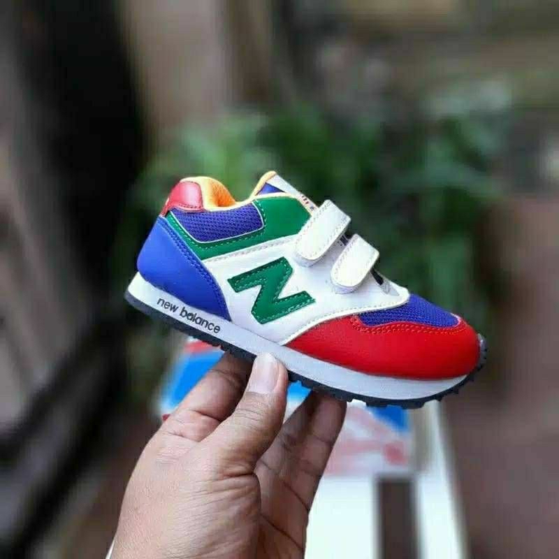 Sepatu Anak Laki Laki Sepatu Anak Sneakers Ringan Pengikat Velcro Sepatu Anak Sport Murah