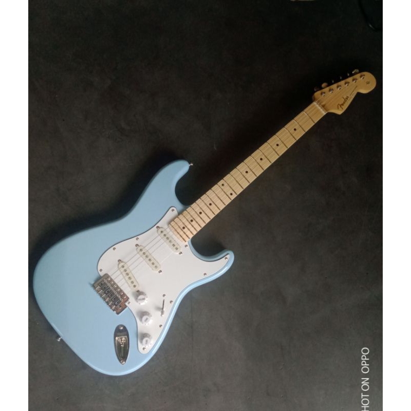 gitar elektrik fender stratocaster