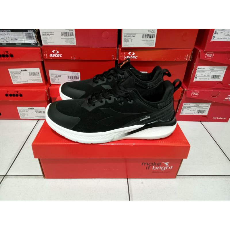SIZE 44 SEPATU DIADORA ECLAIRE BLACK