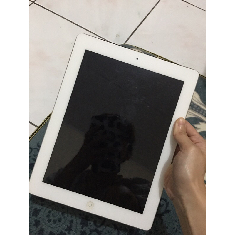 Ipad 4 cellular dan wifi jual apa adanya