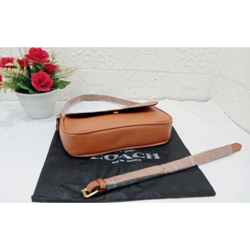 tas slempang wanita coac signature in crosbody 2 tali free bubblewarp