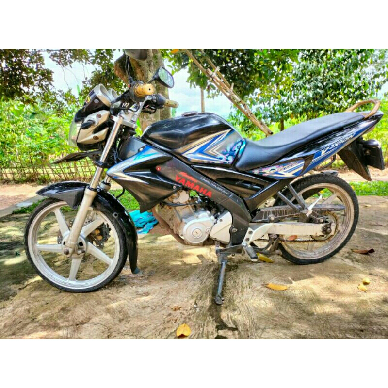 Aksesoris Bodi Motor SAMBUNGAN SPAKBOR DEPAN VIXION OLD