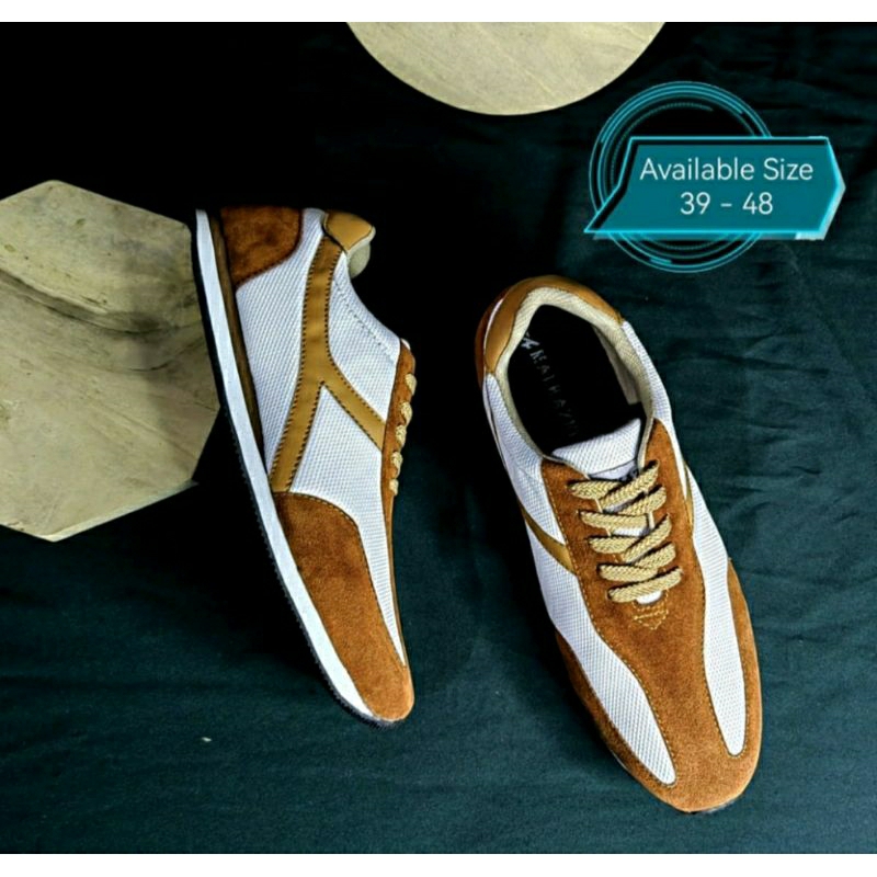 MONTARO Sport Pria BIG Size 39-48 Sepatu Olahraga Cowok Badminton Running Sport Golf Super JUMBO kulit Empuk