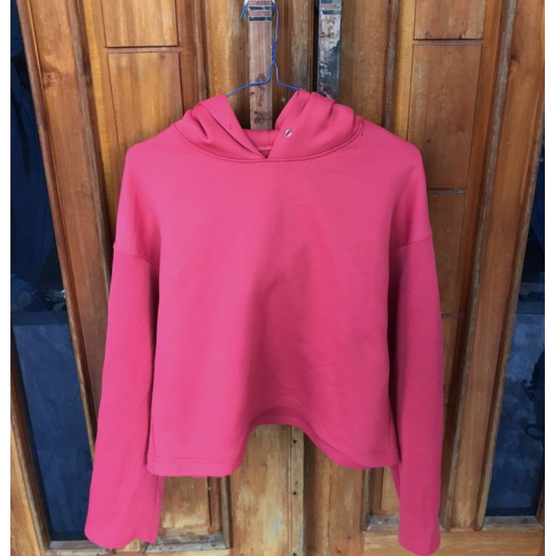 sweat dry hoodie crop uniqlo merah size s