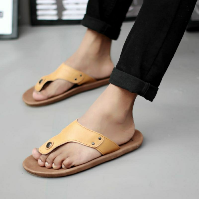 CEVANY CLOVER Tan (KULIT ASLI) Sandal Pria Kulit Asli Sendal Jepit Casual Santai Cowok