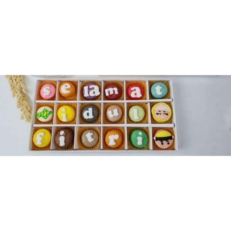 

Hampers Macaroon isi 18 pcs edisi Idul Fitri