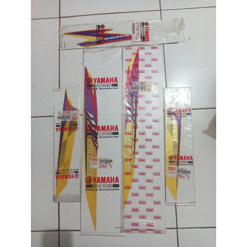 grafik striping Lis body Yamaha Mio 2004 kuning original