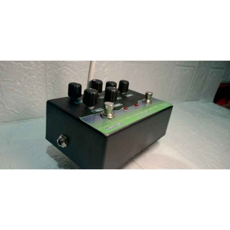Efek gitar 2.1 (distorsi dan delay)