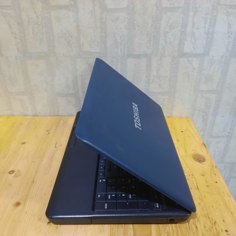 Laptop Toshiba Satellite C660, Intel Core i3 Ram 4/500Gb Layar 15inch Os. windows full aplikasi siap pakai