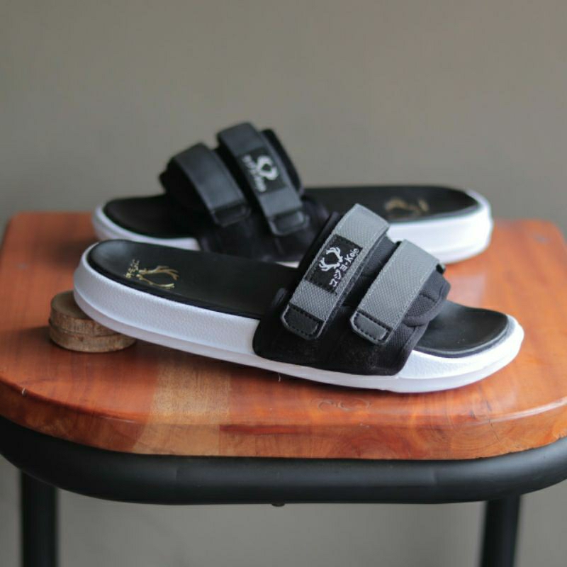 SZRN Sandal Slide Casual Pria Sendal Distro Santai Traveling Kekinian Ringan Empuk