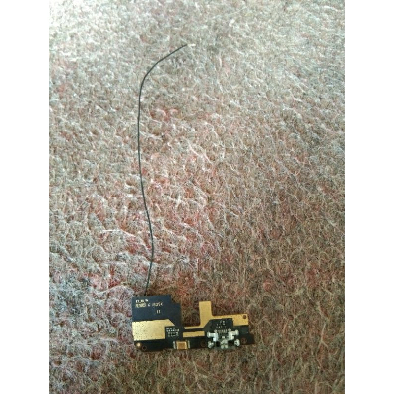 konektor cas/ papan cas  redmi 5 plus ori