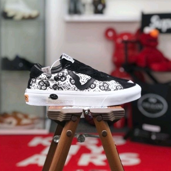 Vans Style 73 Dia de Los Muertos &quot;Black/True White&quot;