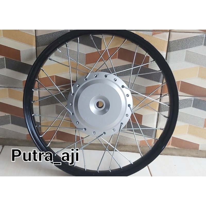PELEK VLEG VELG VARIASI BEAT STREET RING 17 BELAKANG BEAT FI 2015, SCOOPY OLD, BEAT KARBU 2012 HITAM