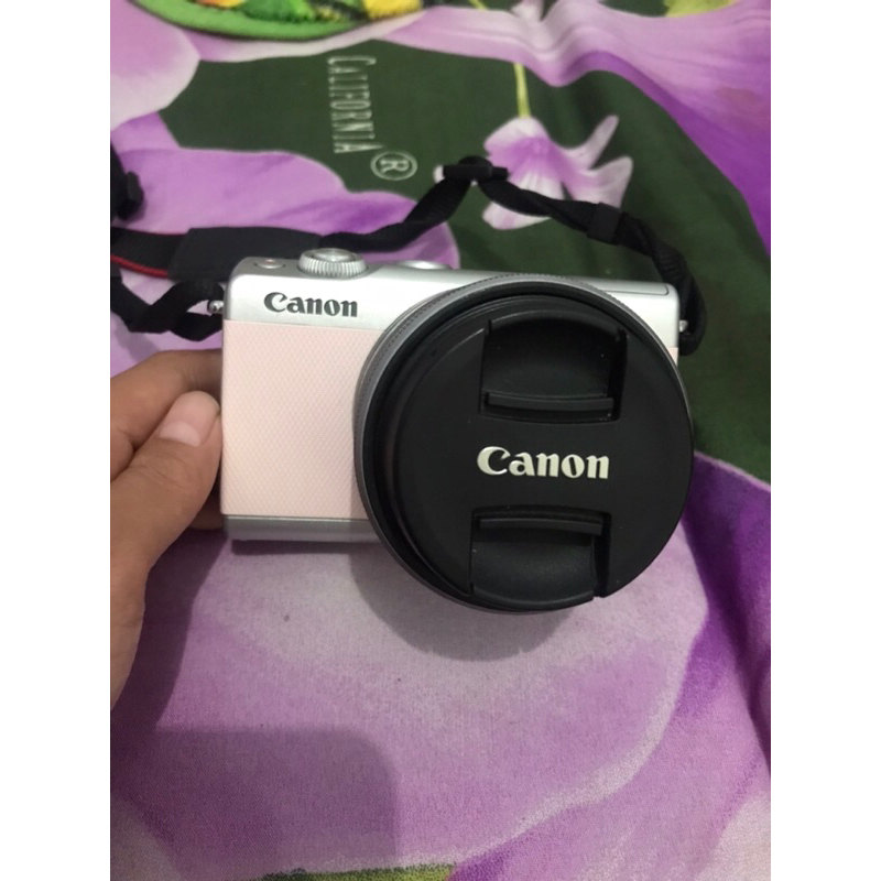 Canon m100