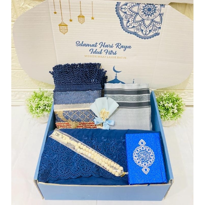 

Hampers Sarung Sajadah / Hampers Idul Fitri/Hampers Lebaran/Hampers Ramadhan/ Kado Ulang Tahun/ Kado Pernikahan