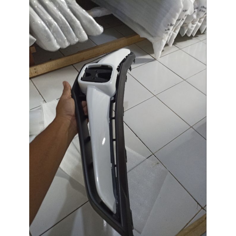 GRIL DEPAN JAZZ 2008-2011 TYPE S TYPE RS ORIGINAL GRILLE JAZZ 2008-2011 non facelift