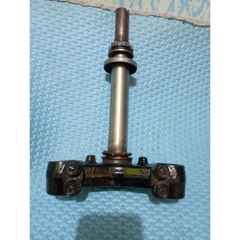 SEGITIGA SHOCKBREAKER DEPAN YAMAHA MX NEW 135 ORI