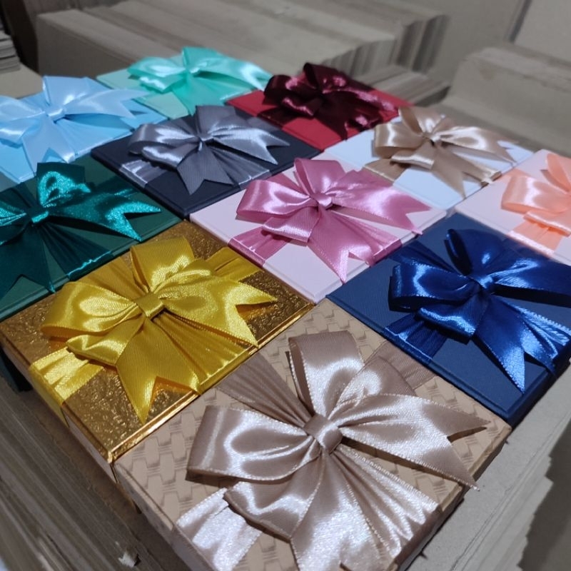 

Kotak Hadiah Exclusive Kado Spesial muat emas ant4m