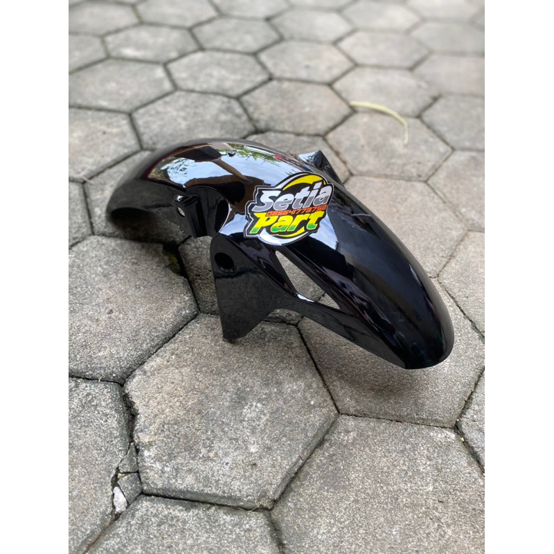Slebor Spakbor Depan Honda CB150R Slebor Depan Honda CB150R Hitam mulus