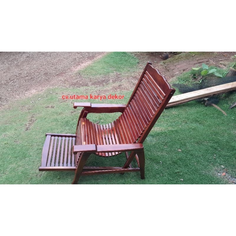 kursi malas, kursi santai, kursi teras, kursi samping kolam renang, kursi goyang, kursi teras kayu j