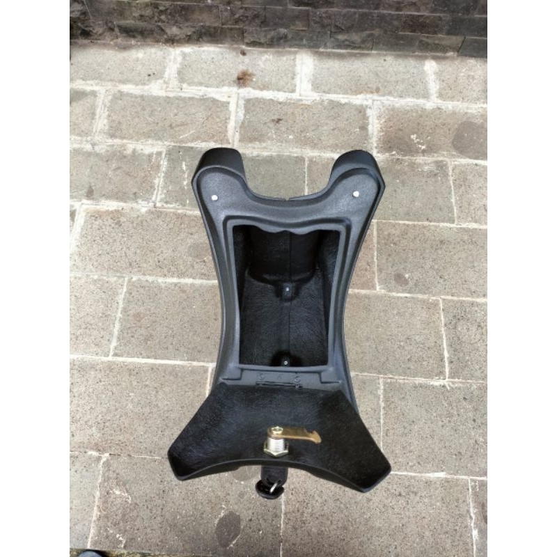 BOX BAGASI DEPAN TENGAH VARIO 110 FI