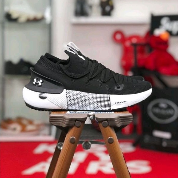 Under Armour HOVR Phantom 3