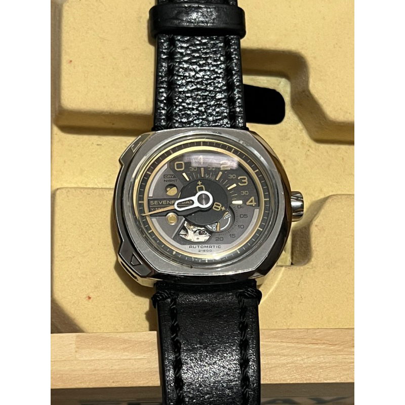 jam tangan sevenfriday v2/01 watch