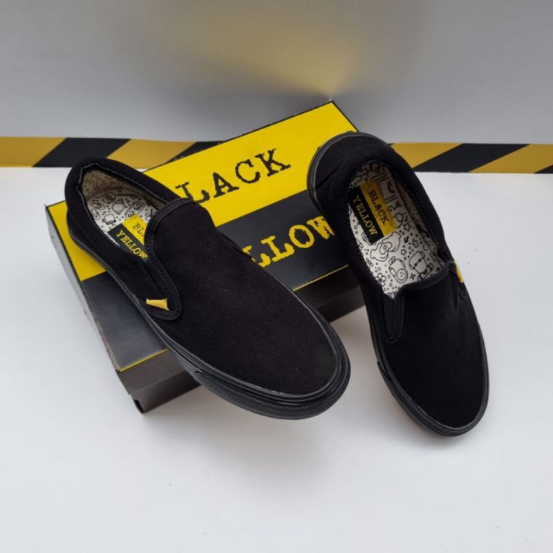 sepatu blck yellow sepatu produk lokal