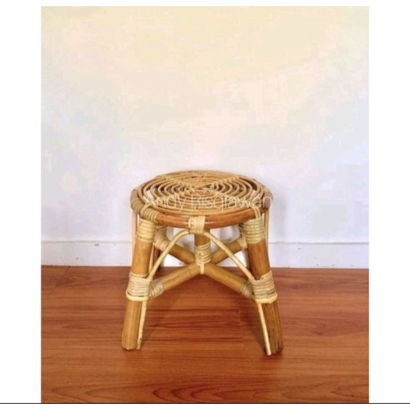 Kursi Stool Rotan
