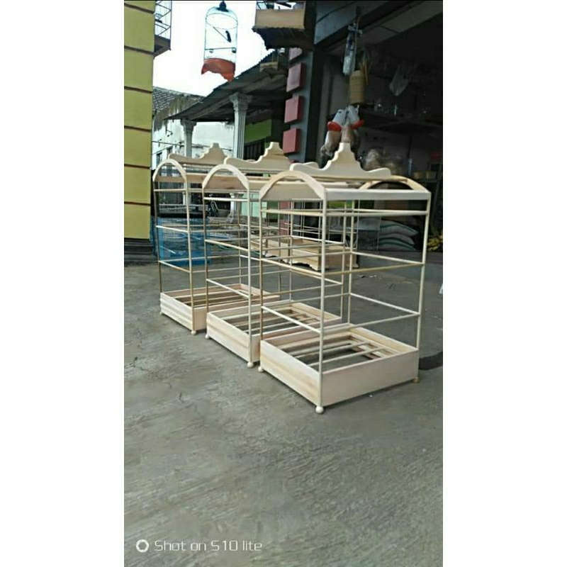 sangkar burung replika raja ambrukan